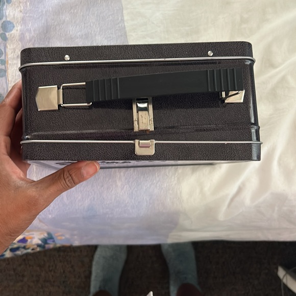 Adorable Fender metal retro lunchbox - Picture 4 of 6